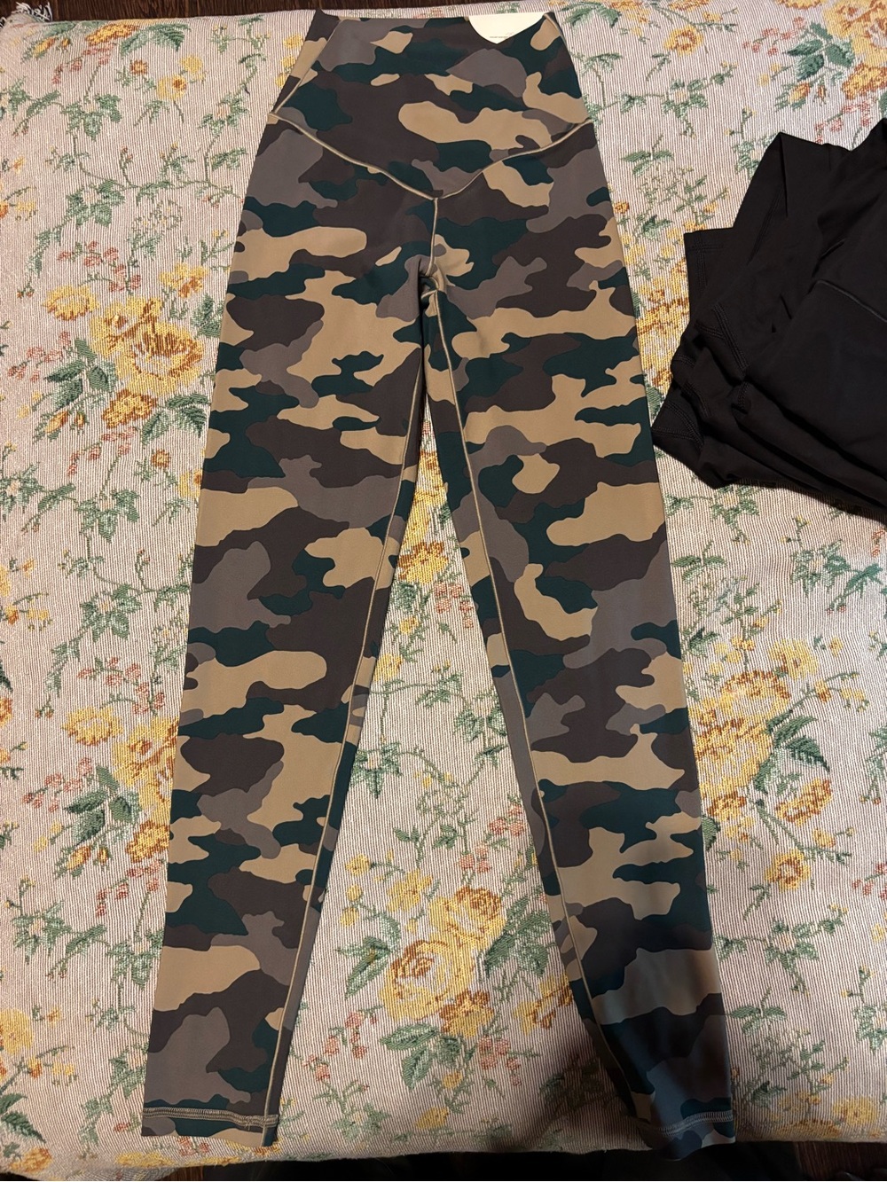 NWT OFFLINE CAMO LEGGINGS
